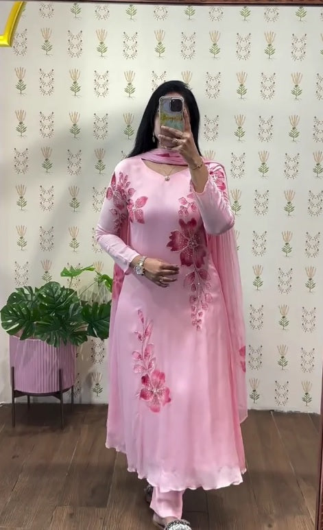 Women Floral Printed  Kurta with Trousers & Dupatta
