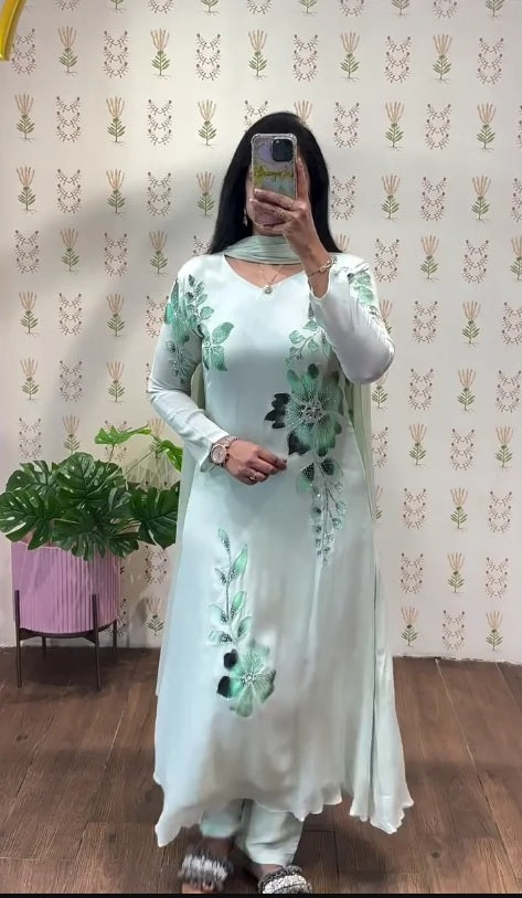 Women Floral Printed  Kurta with Trousers & Dupatta
